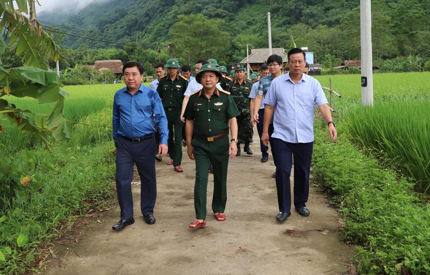 Đoàn công tác kiểm tra công tác khắc phục mưa lũ tại huyện Bắc Quang
