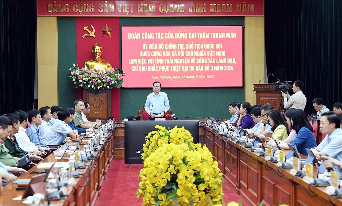 Toàn cảnh cuộc làm việc. Ảnh: Lâm Hiển