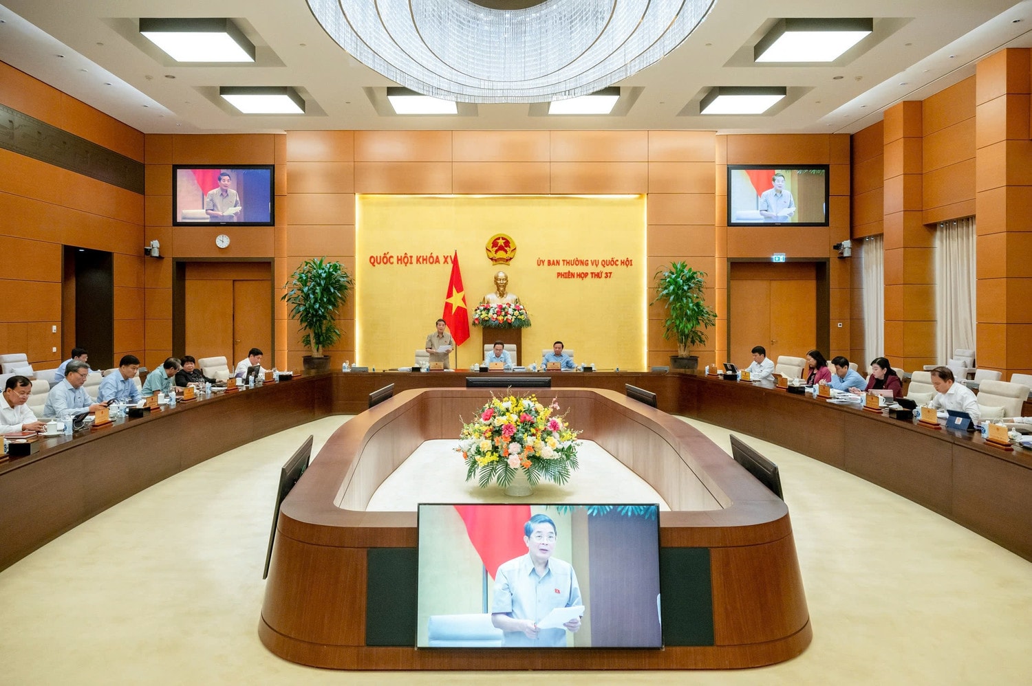 Quang cảnh Phiên họp. Ảnh: Lâm Hiển