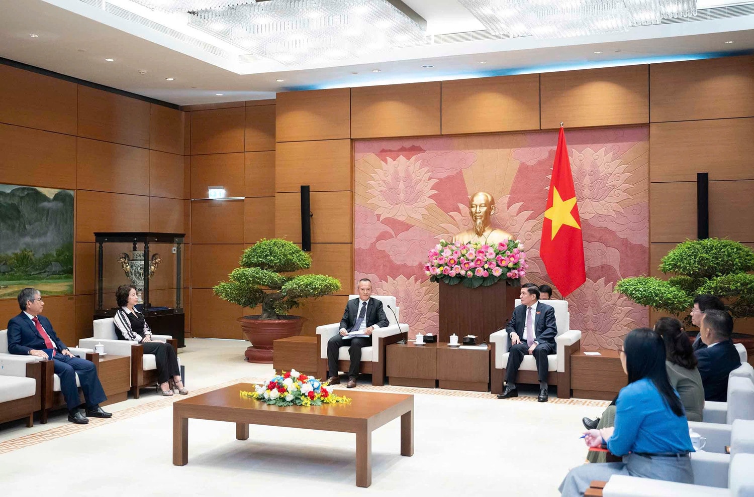 Quang cảnh buổi tiếp.jpg