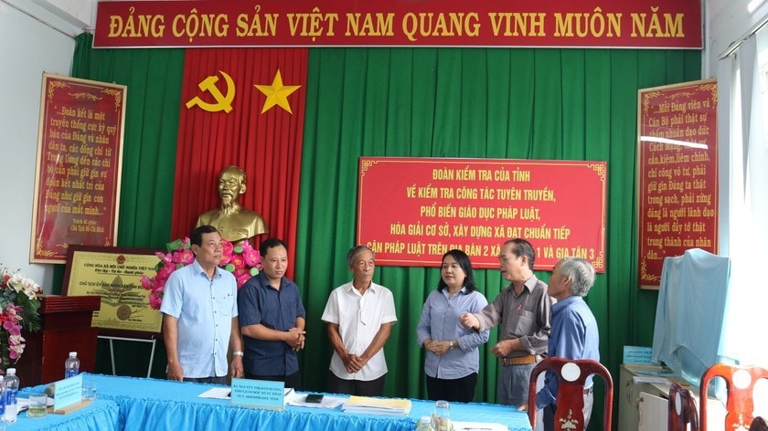 Hội đồng phối hợp PBGDPL tỉnh Đồng Nai kiểm tra công tác PBGDPL, hòa giải cơ sở, xây dựng cấp xã đạt chuẩn tiếp cận pháp luật 2024 tại huyện Thống Nhất