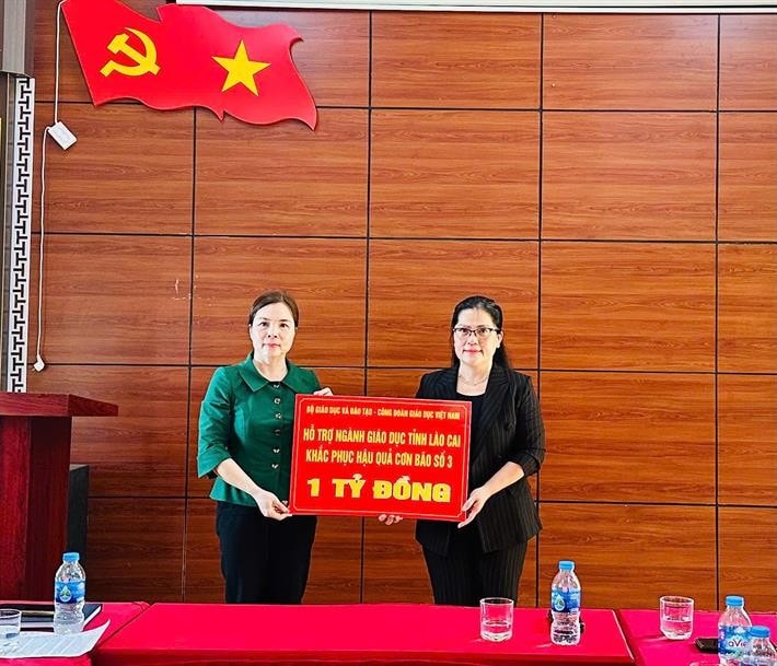 a7-bo-gddt-va-cong-doan-giao-duc-viet-nam-da-trao-ho-tro-cho-nganh-giao-duc-tinh-lao-cai-so-tien-1-ty-dong.jpg