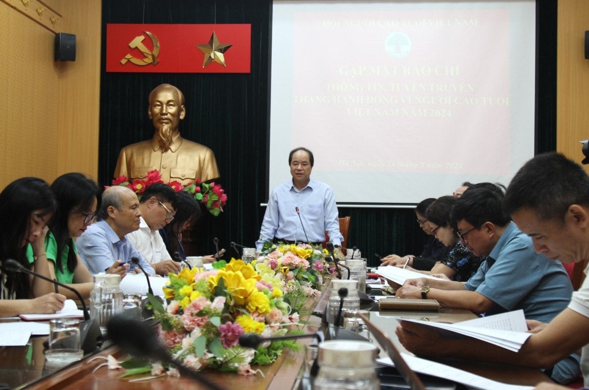 pho-chu-tich-thuong-truc-truong-xuan-cu-chu-tri-buoi-gap-mat20240916123709.jpg