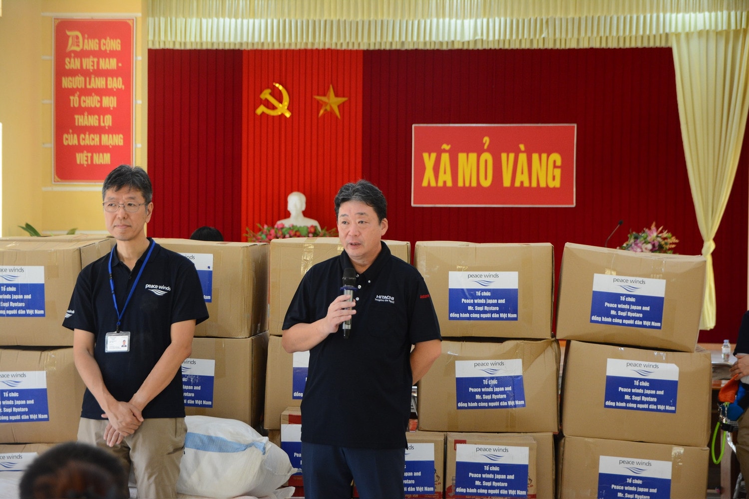 Ông Masahiro Kawamoto, đại diện tổ chức Sugi Ryotaro, Tổng Giám đốc Hitachi Astemo chia sẻ với những khó khăn của người dân Việt Nam