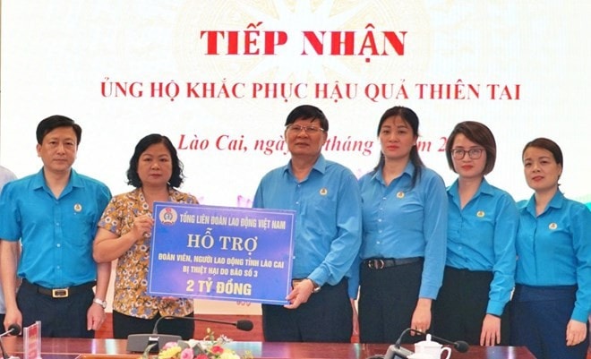 Trao-Qua-Lao-Cai-3A.jpg
