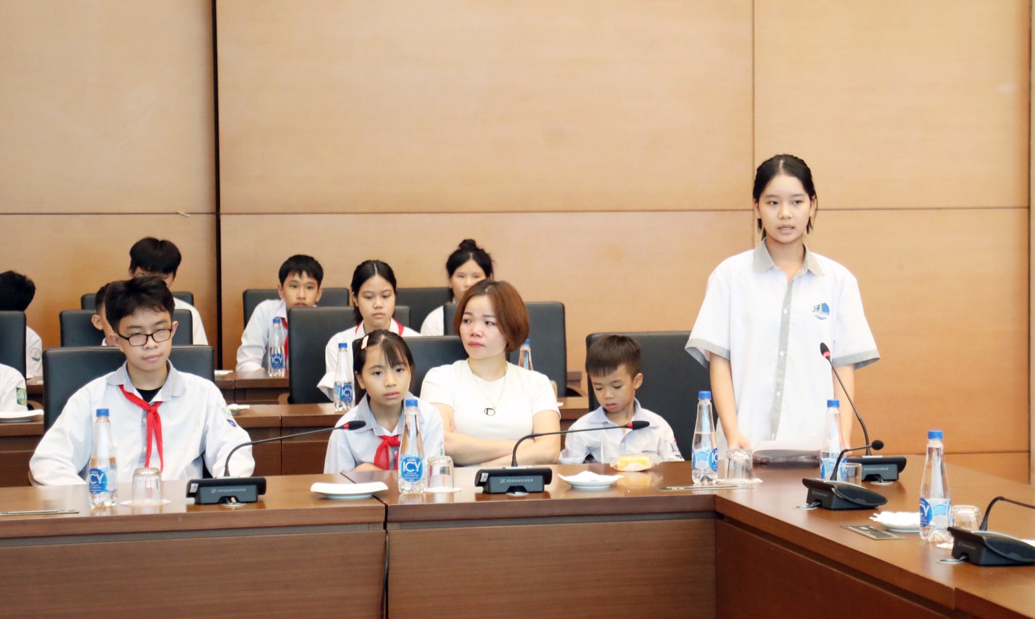 Em Vũ Phương Nhung, học sinh lớp 10A5, Trường THPT Sáng Sơn, huyện Sông Lô, tỉnh Vĩnh Phúc chia sẻ hoàn cảnh gia đình