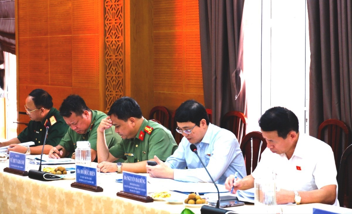 Các thành viên Đoàn khảo sát tại cuộc làm việc với UBND TP. Vũng Tàu