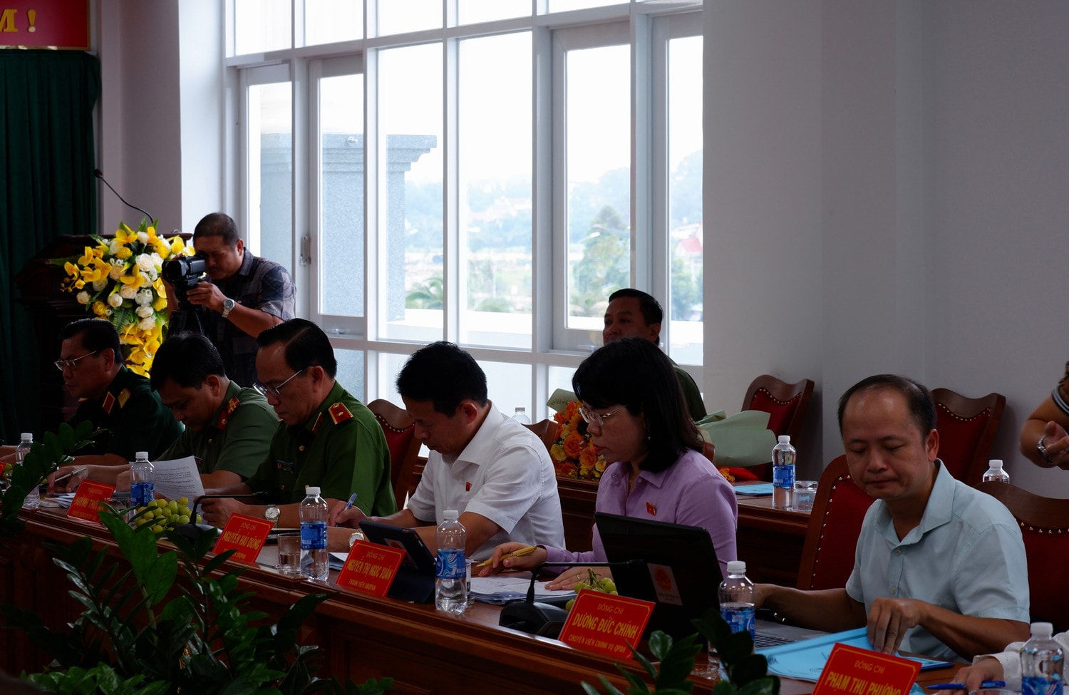 Các thành viên Đoàn khảo sát tại cuộc làm việc với UBND TP. Thủ Dầu Một