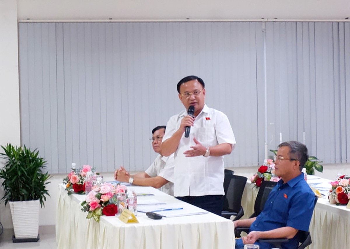 Ủy viên Thường trực Ủy ban Quốc phòng và An ninh, Thiếu tướng Trần Đức Thuận phát biểu