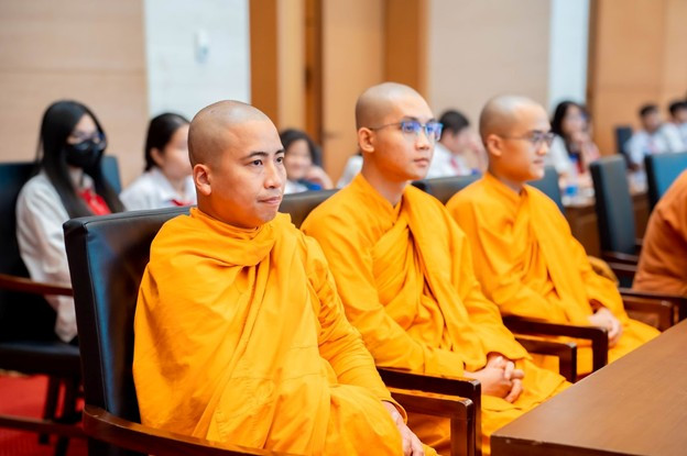 Đại diện chư Tăng chùa Ba Vàng tham dự buổi lễ