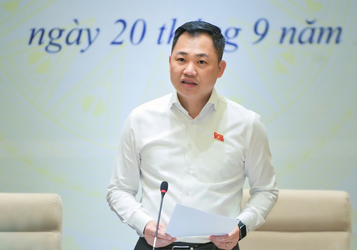 Phó Chủ nhiệm Ủy ban Kinh tế Nguyễn Đình Việt phát biểu tại hội thảo