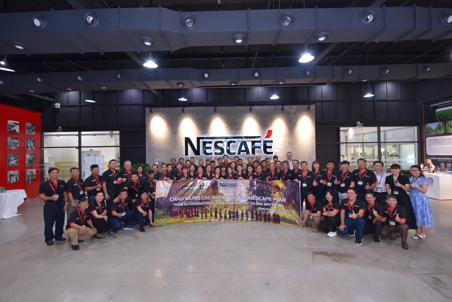 Đoàn Nông dân NESCAFE PLAN tại nhà máy Nestlé Trị An .JPG