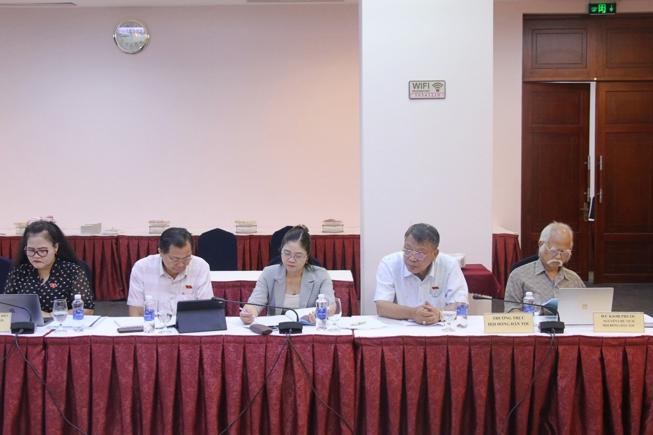 Các đại biểu tham dự hội thảo