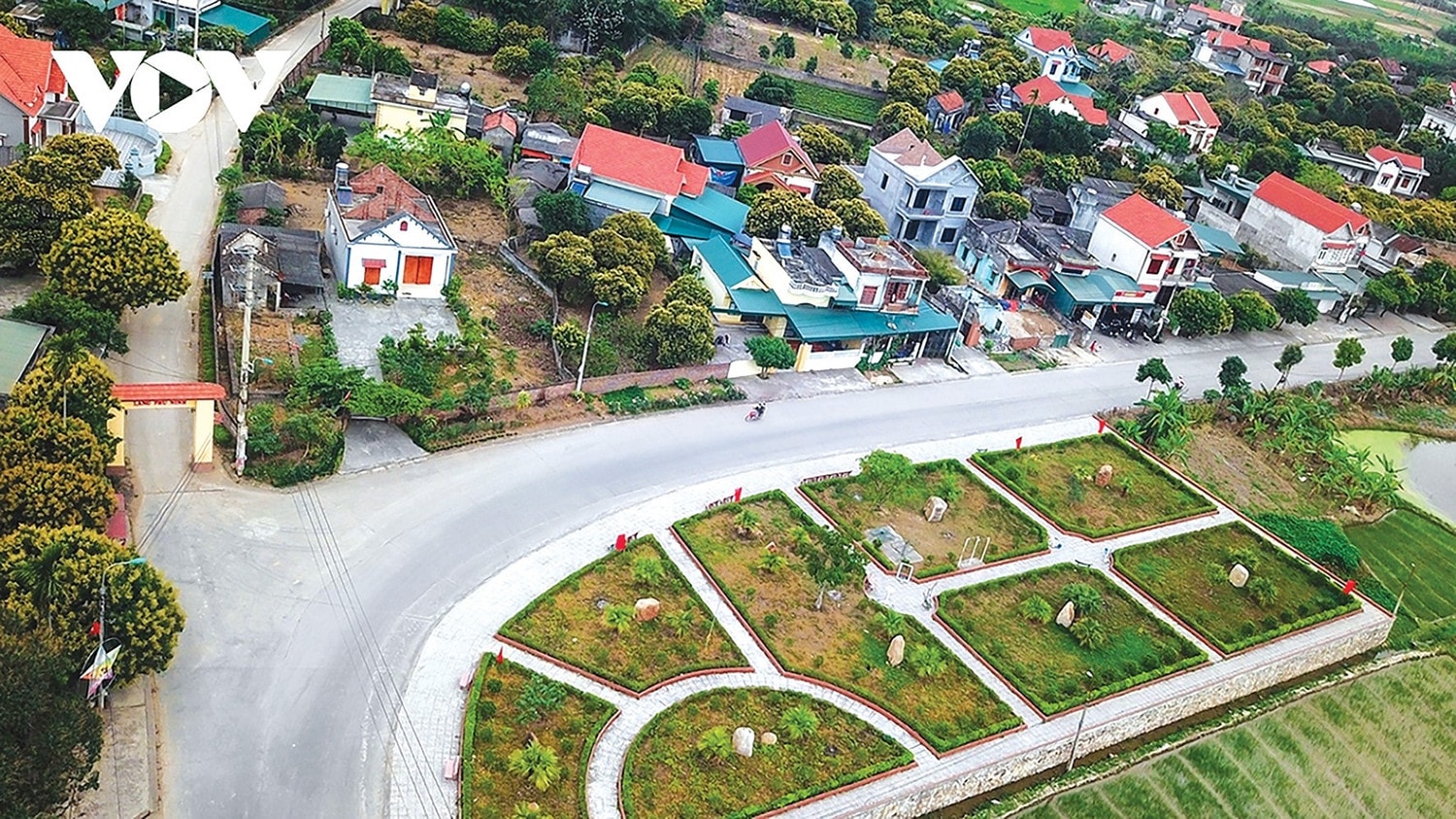 Phong canh.jpg