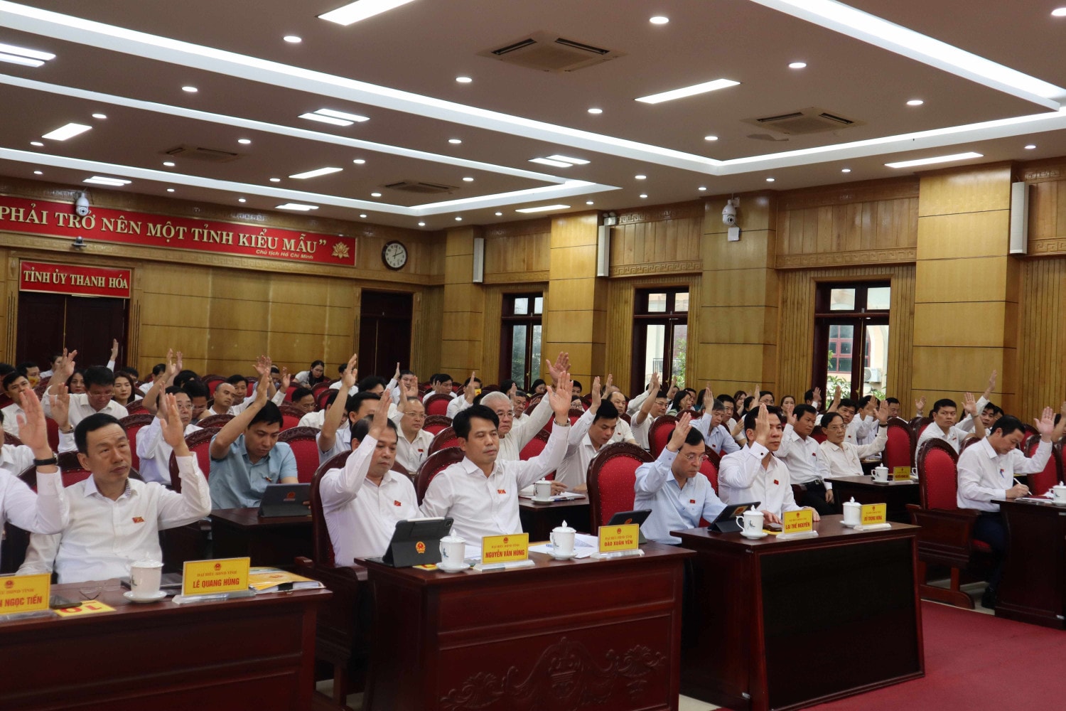 HĐND các tỉnh, thành phố đang phải tổ chức rất nhiều kỳ họp chuyên đề để xử lý các công việc phát sinh. Ảnh: Đào Cảnh