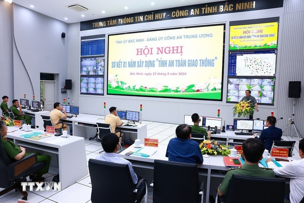 Thủ tướng Phạm Minh Chính phát biểu tại Hội nghị sơ kết 1 năm "Tỉnh an toàn giao thông.” Ảnh: Dương Giang/TTXVN