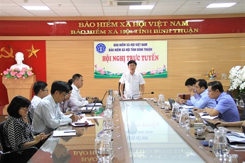 Giám đốc BHXH tỉnh Bình Thuận phát biểu chỉ đạo hội nghị giao ban.jpeg