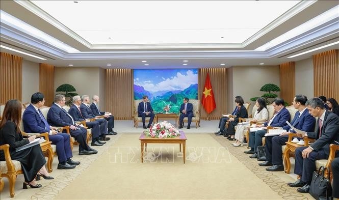 Thủ tướng Phạm Minh Chính tiếp ông Robert Maersk Uggla - Chủ tịch A.P.Moller Holding (APM Holding) kiêm Chủ tịch Maersk. Ảnh: Dương Giang/TTXVN