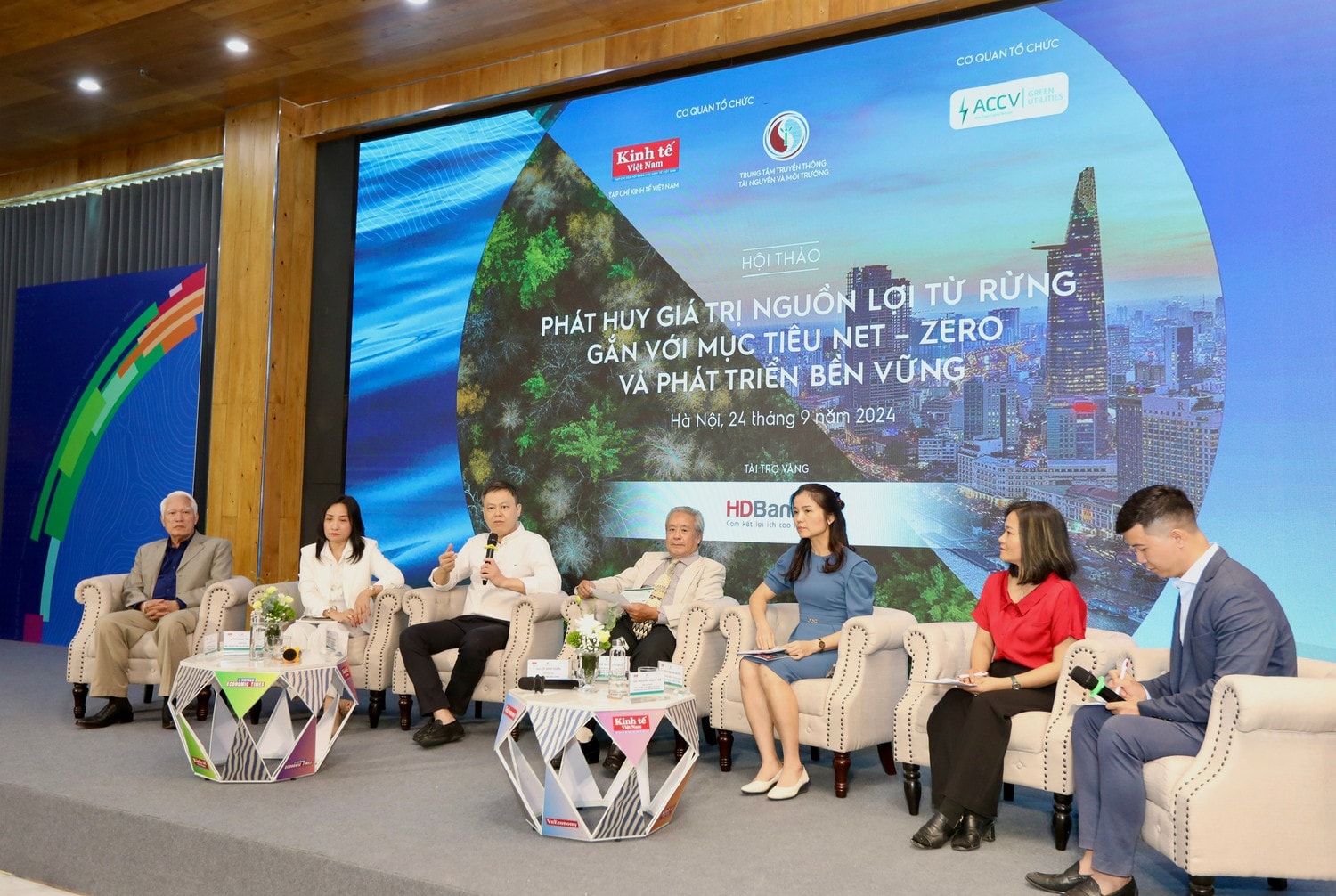 Các đại biểu tại phiên thảo luận