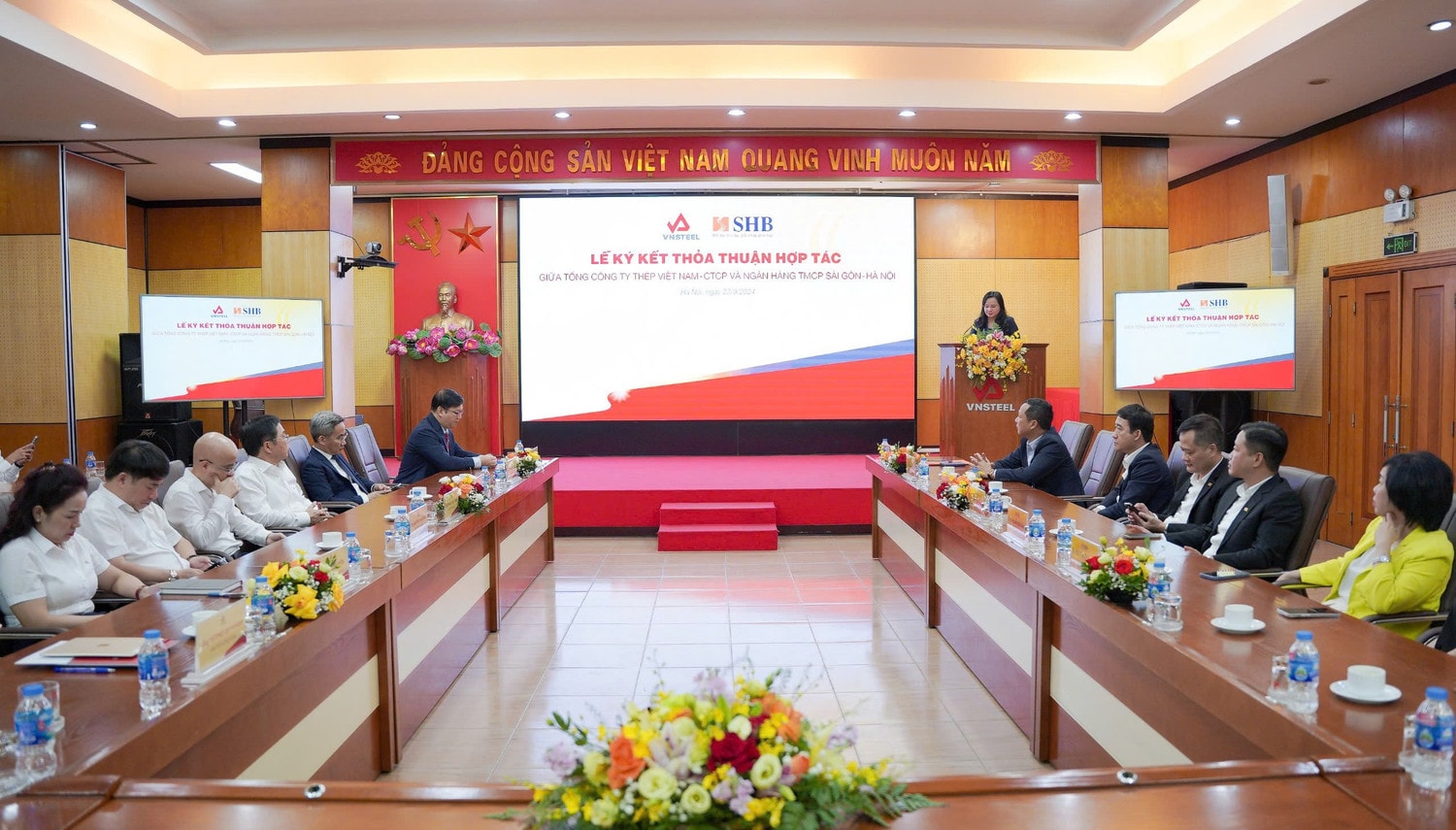 ảnh 2.CEO SHB phát biểu buổi lễ.jpg