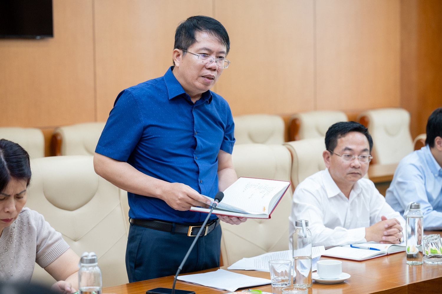 Viện trưởng Viện Nghiên cứu lập pháp Nguyễn Văn Hiển phát biểu tại cuộc làm việc