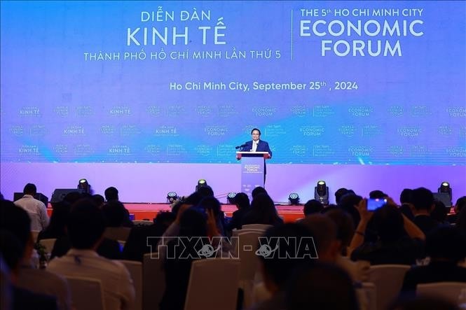 Thủ tướng Phạm Minh Chính phát biểu tại Phiên Đối thoại chính sách giữa Thủ tướng Chính phủ và các tập đoàn lớn trong nước và quốc tế. Ảnh: Dương Giang/TTXVN