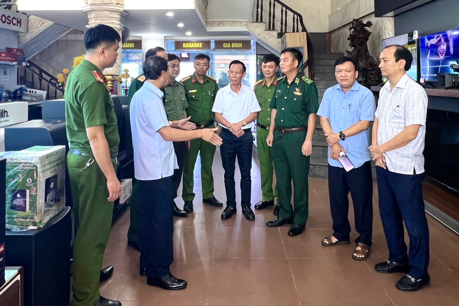 Đoàn khảo sát tại Công ty CP Lý Ngân Vina, TP. Hà Tĩnh
