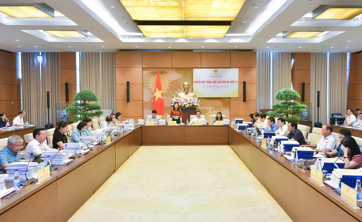 Toàn cảnh phiên họp