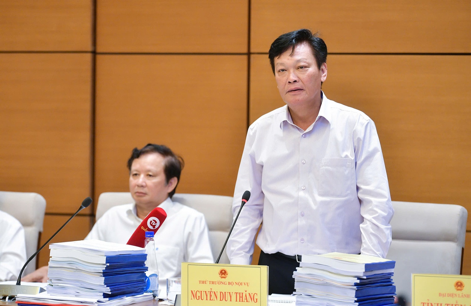 Thứ trưởng Bộ Nội vụ Nguyễn Duy Thăng phát biểu tại phiên họp