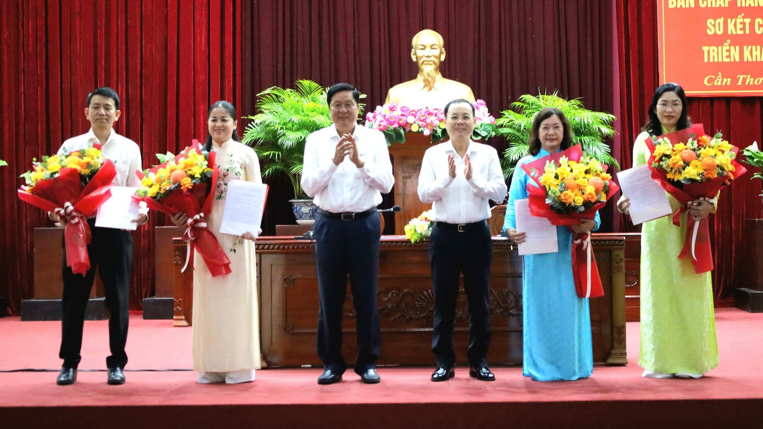 Nhân sự.jpg