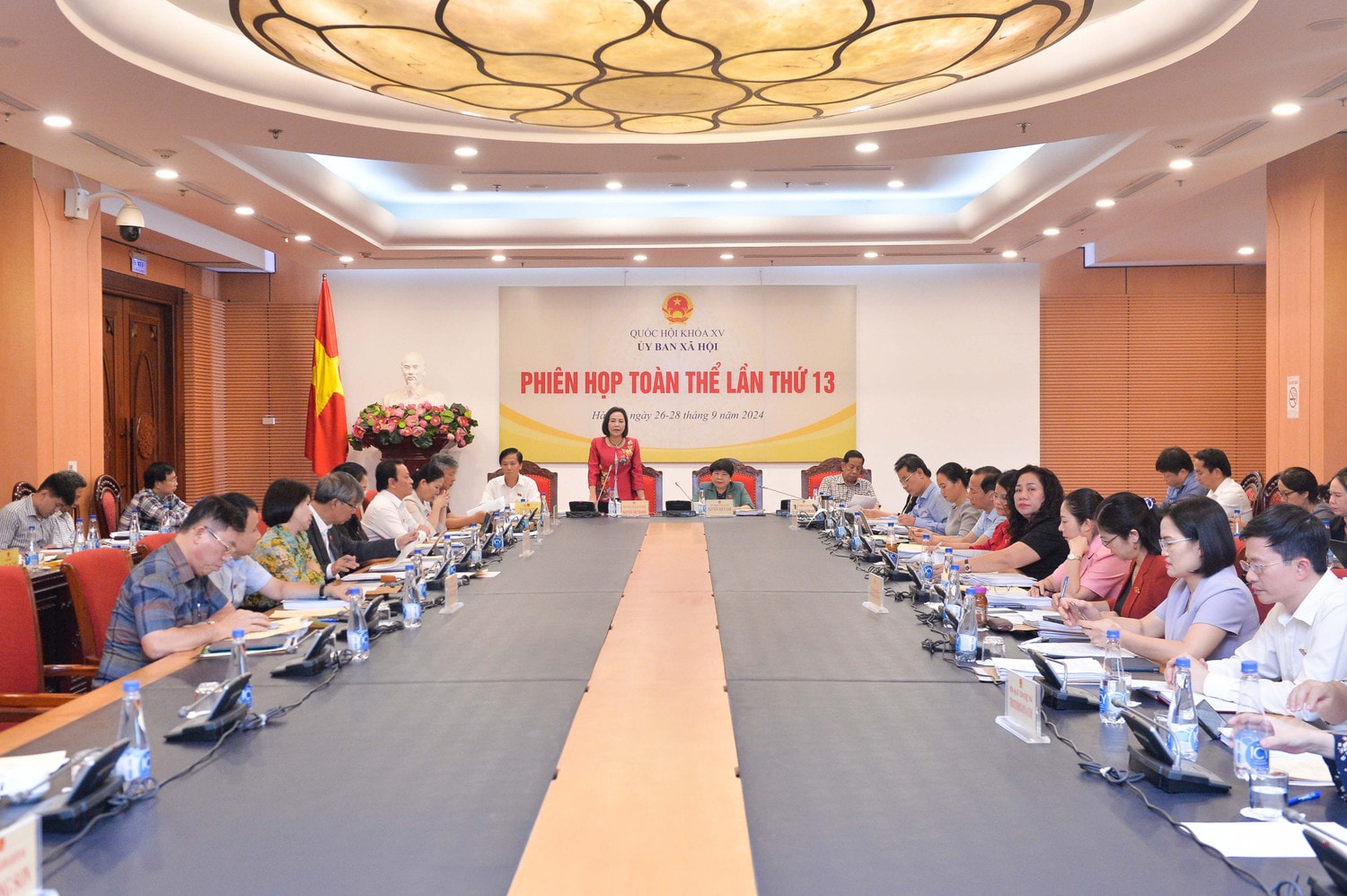 Toàn cảnh phiên họp