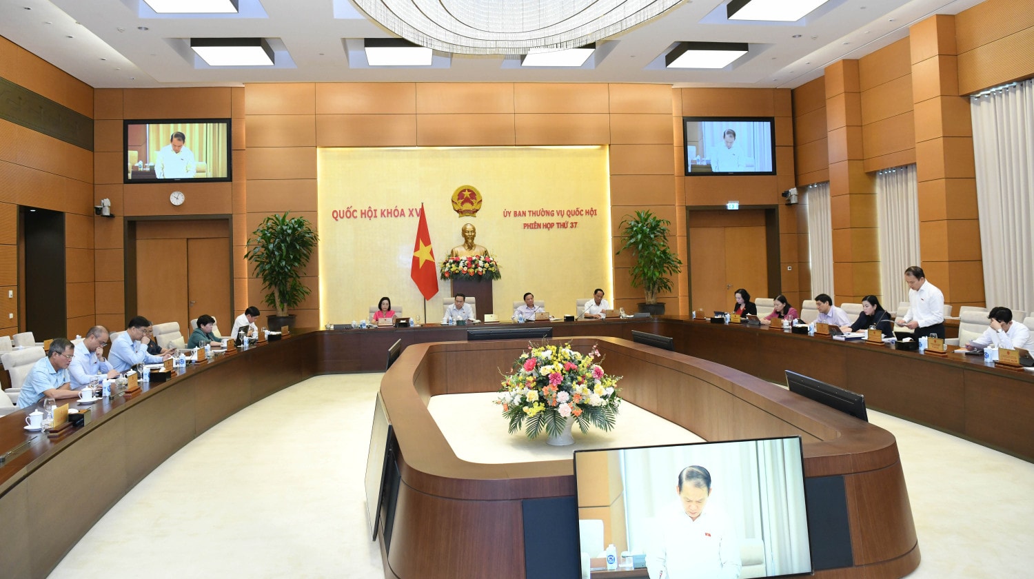 Quang cảnh phiên họp1 (1).JPG