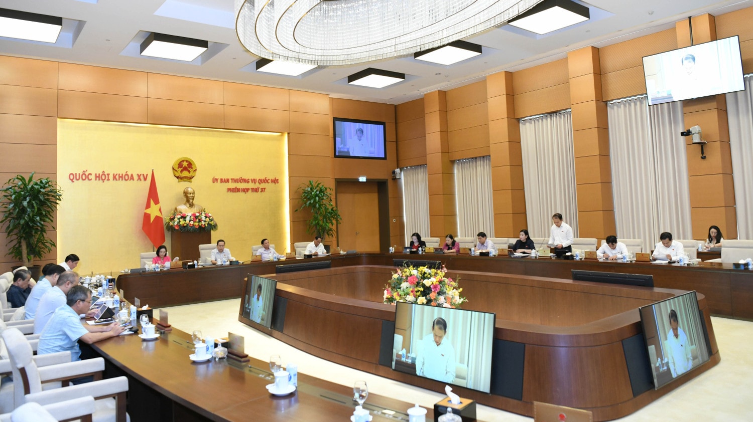 Quang cảnh Phiên họp. Ảnh: Lâm Hiển