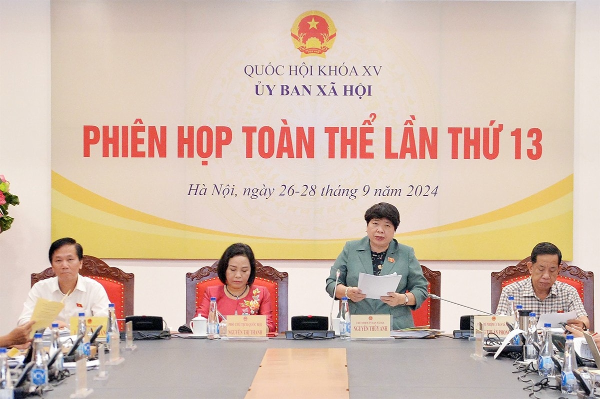 Chủ nhiệm Ủy ban Xã hội Nguyễn Thúy Anh phát biểu