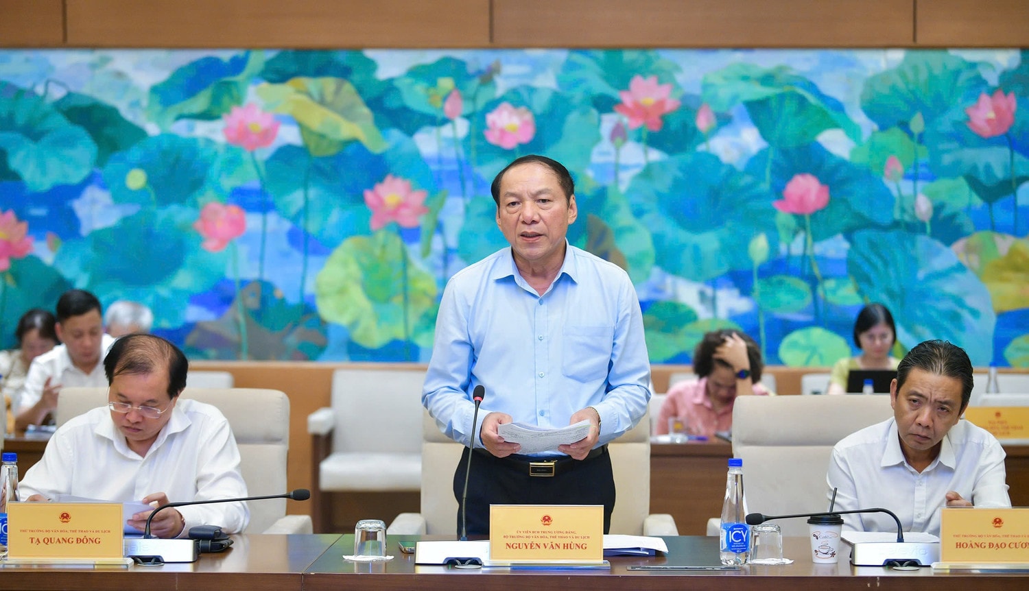 Bộ trưởng Bộ Văn hóa, Thể thao và Du lịch Nguyễn Văn Hùng báo cáo kết quả thực hiện nhiệm vụ năm 2024, phương hướng công tác năm 2025