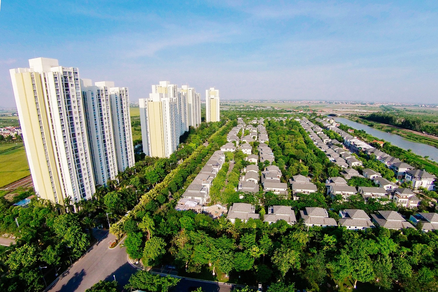 1699935249-chung-cu-rung-co-ecopark-1.jpg