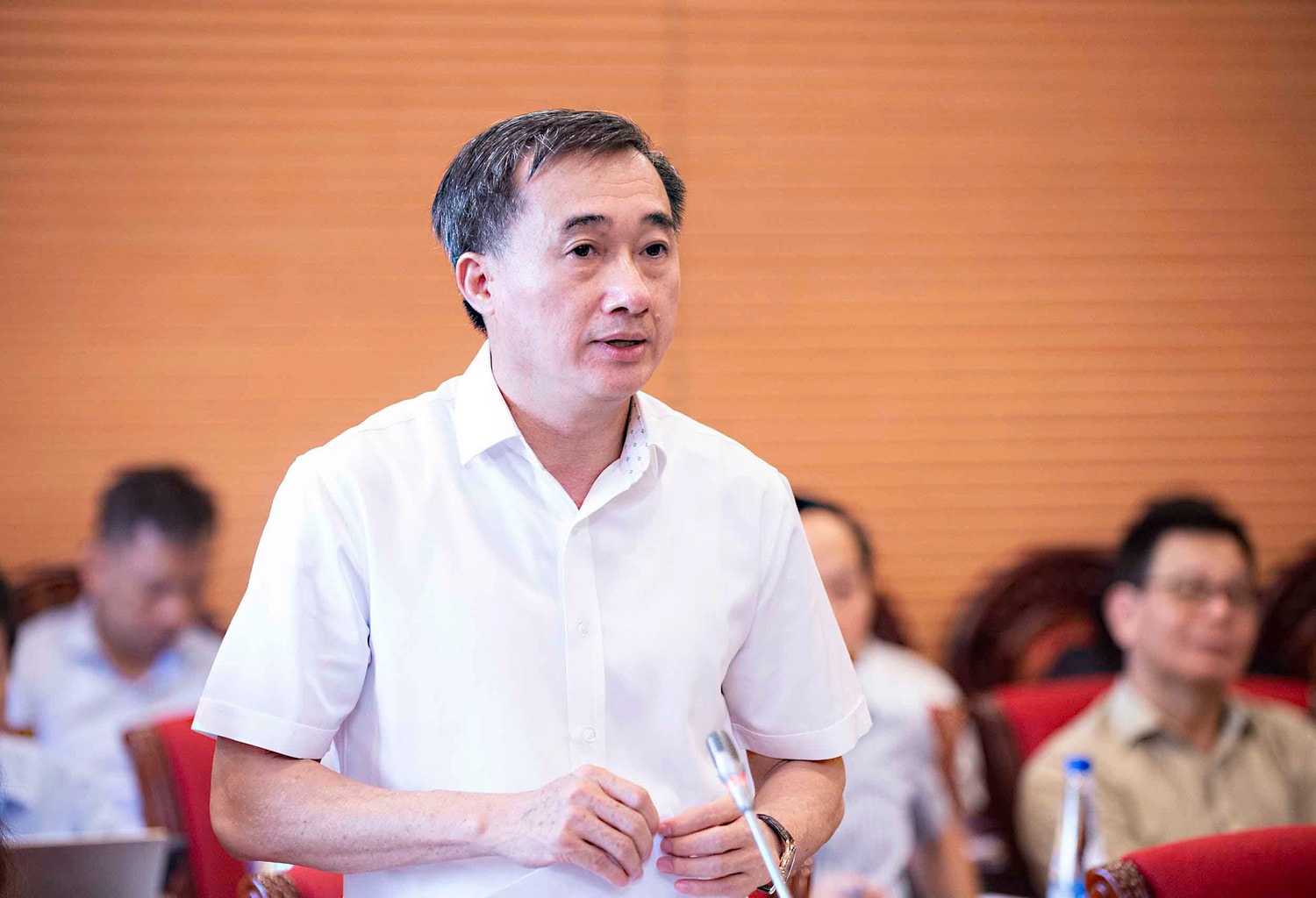 Thứ trưởng Bộ Y tế Trần Văn Thuấn.jpg