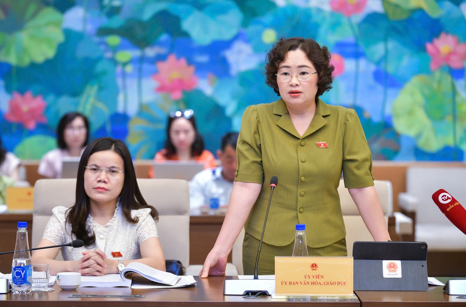 Phó trưởng đoàn chuyên trách Đoàn ĐBQH tỉnh Điện Biên Lò Thị Luyến cho rằng việc bố trí đối ứng từ ngân sách địa phương cho chương trình mục tiêu quốc gia cực kỳ khó khăn, nhất là với địa phương nhận cân đối ngân sách trung ương từ 80% trở lên