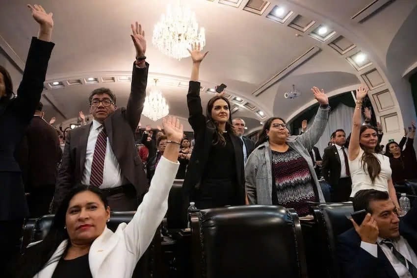 Thượng viện Mexico thông qua kế hoạch cải cách ngày 11.9. Ảnh: mexiconewsdaily