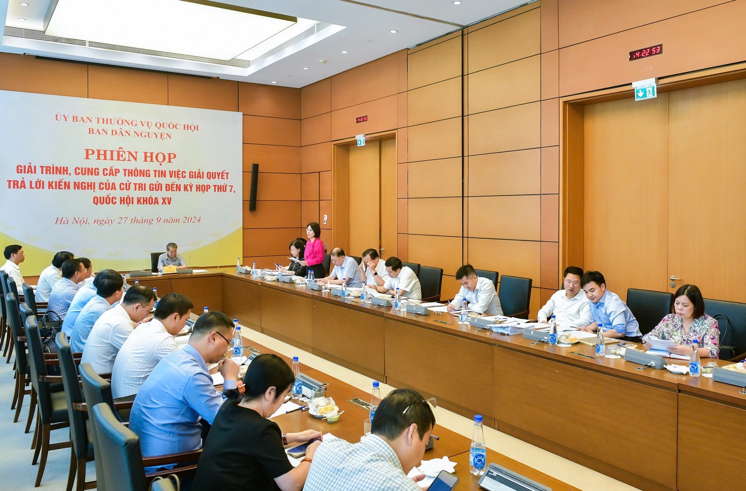 Toàn cảnh phiên họp