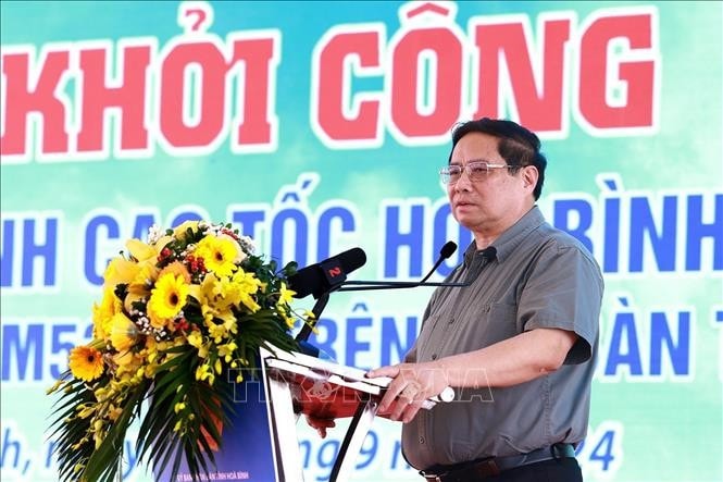 Thủ tướng Phạm Minh Chính phát biểu tại lễ khởi công cao tốc Hoà Bình - Mộc Châu. Ảnh: Dương Giang/TTXVN