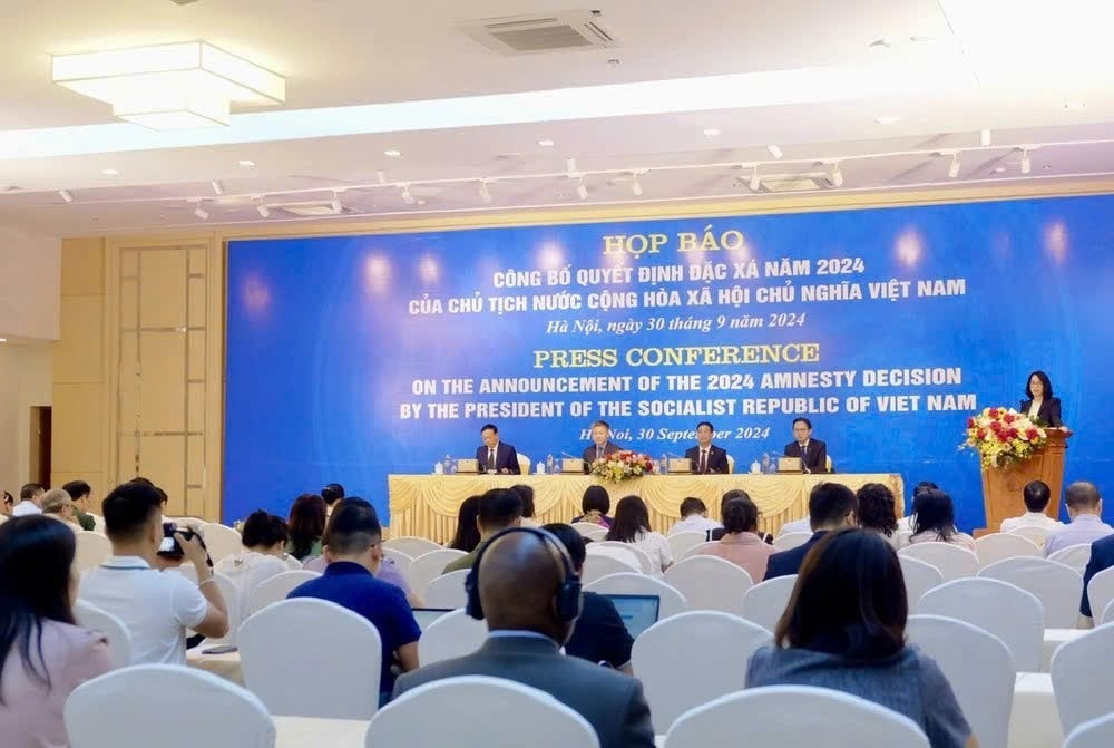 Toàn cảnh họp báo