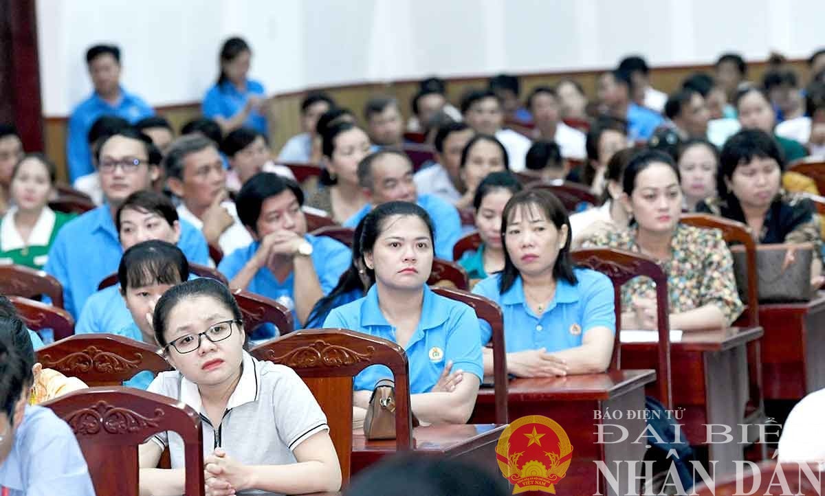 Các cử tri tham dự hội nghị Ảnh: Lâm Hiển