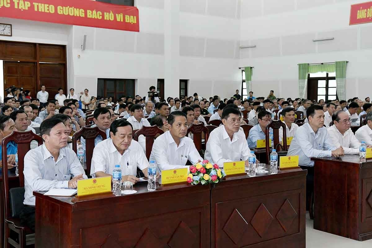 Các đại biểu dự hội nghị. Ảnh: Lâm Hiển