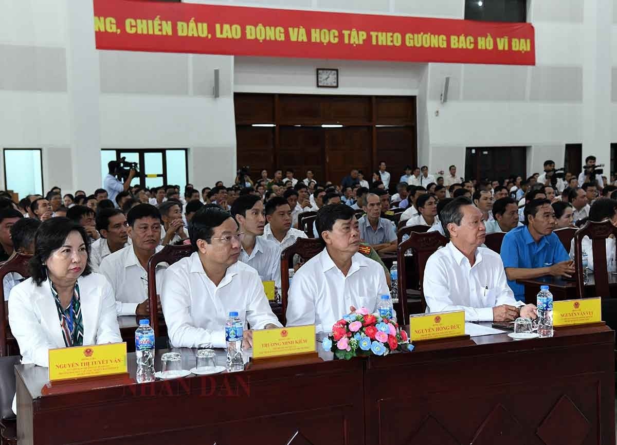 Các đại biểu dự hội nghị. Ảnh: Lâm Hiển