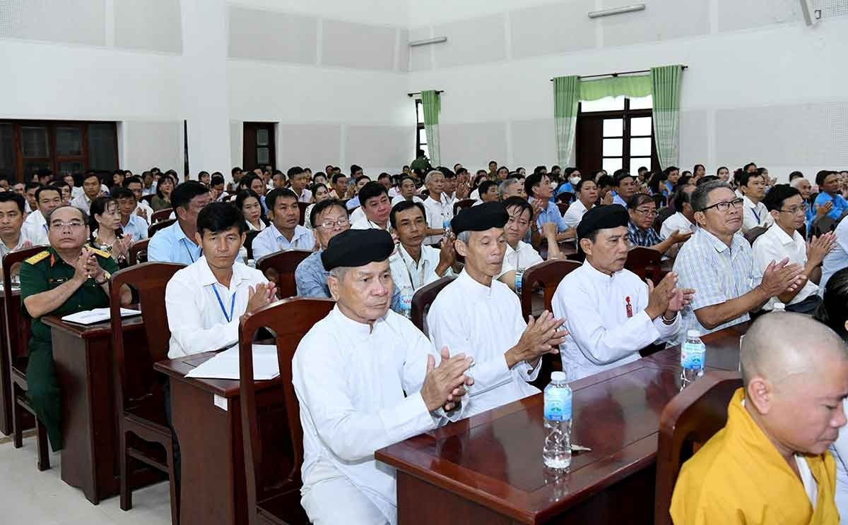Các đại biểu dự hội nghị. Ảnh: Lâm Hiển