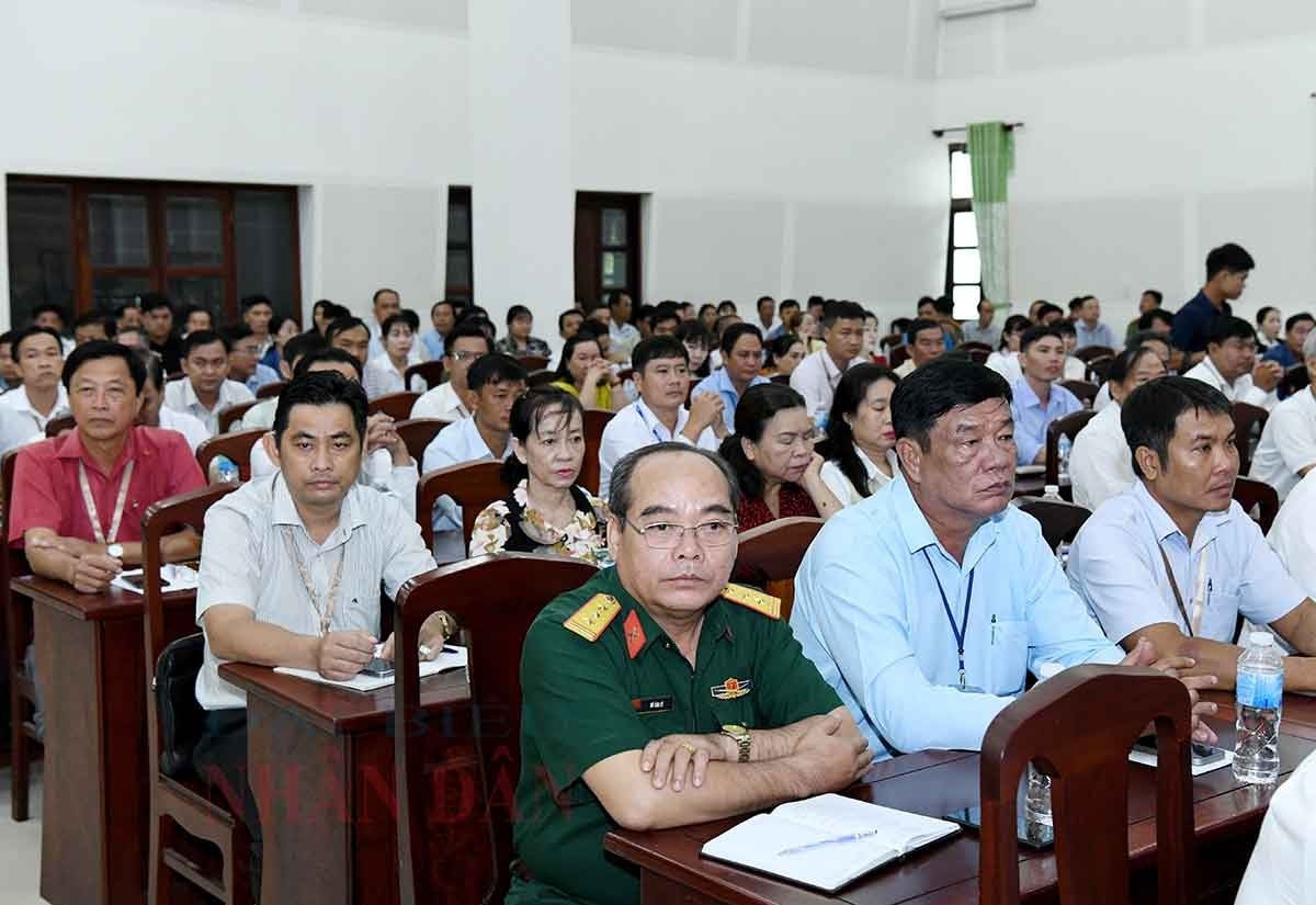 Các đại biểu dự hội nghị. Ảnh: Lâm Hiển