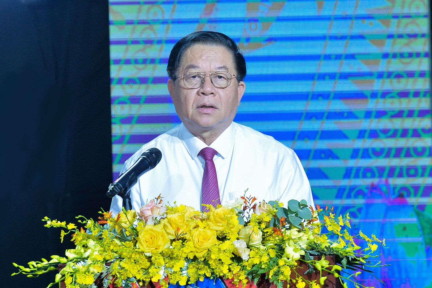 Trưởng Ban Tuyên giáo Trung ương Nguyễn Trọng Nghĩa phát biểu.jpg