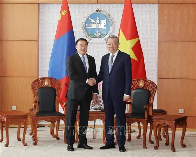 Tổng Bí thư, Chủ tịch nước Tô Lâm hội kiến Chủ tịch Quốc hội Mông Cổ Dashzegviin Amarbayasgalan. Ảnh: Trí Dũng/TTXVN