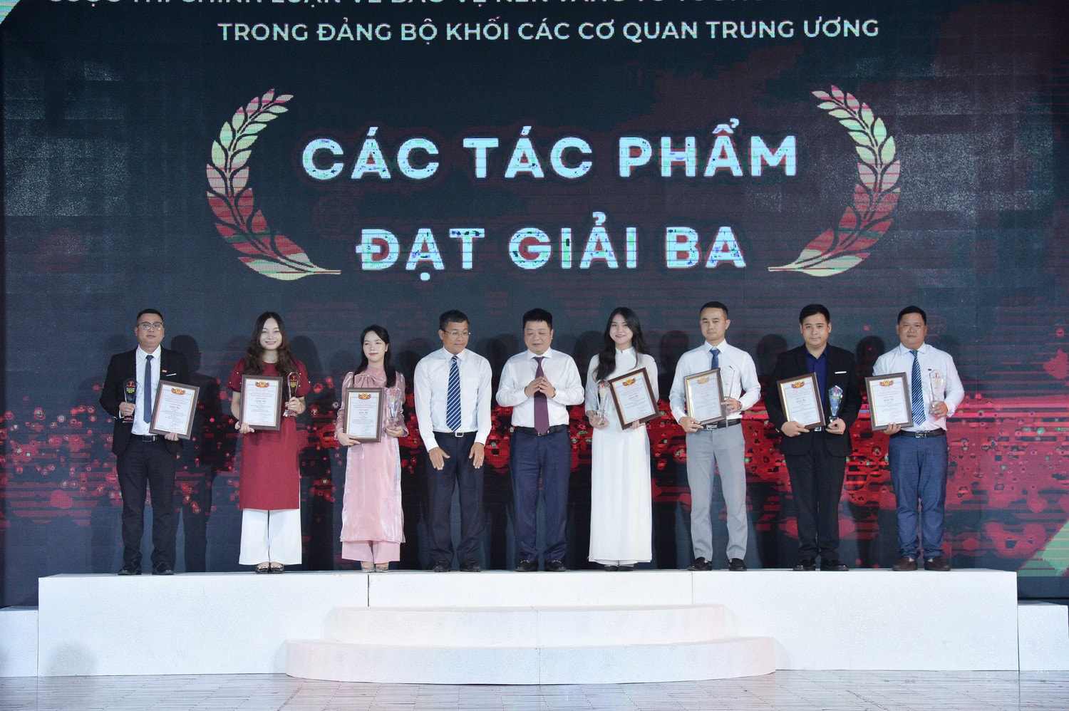 Các tác phẩm đạt giải ba 1.jpg